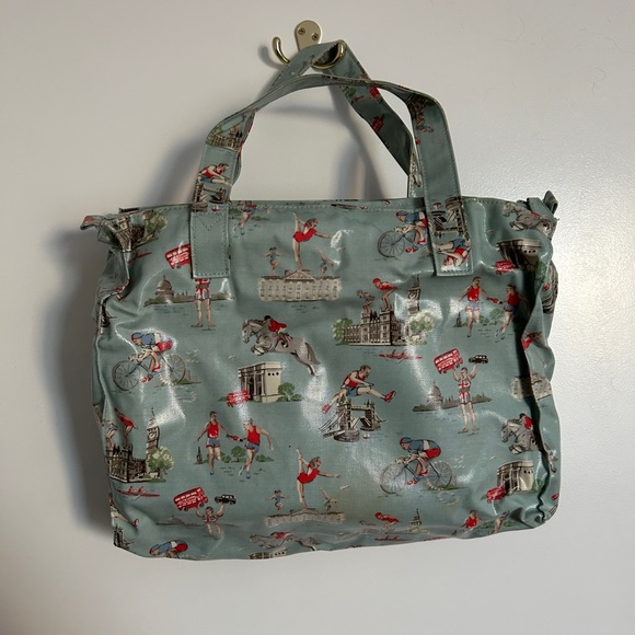 Cath Kidston "Be a Good Sport" Carry All bag - Picture 2 of 3